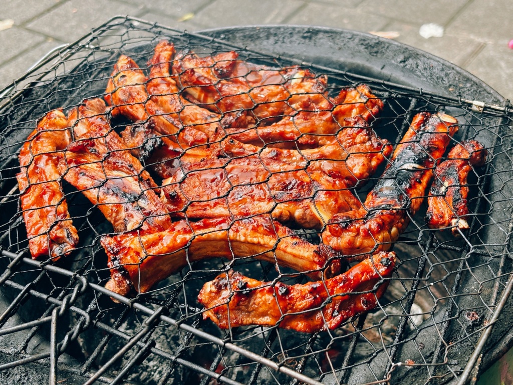 Delicious, marinated Spareribs on the grill